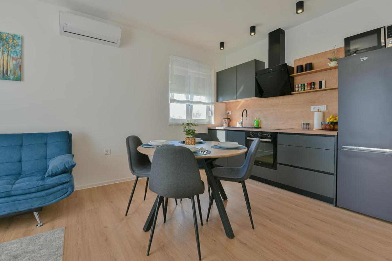 Apartments Noa Sukošan エクステリア 写真